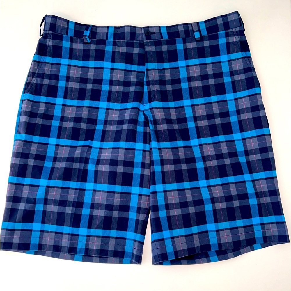 Nike Golf DriFit men’s navy blue aqua light pink plaid golf shorts size 40